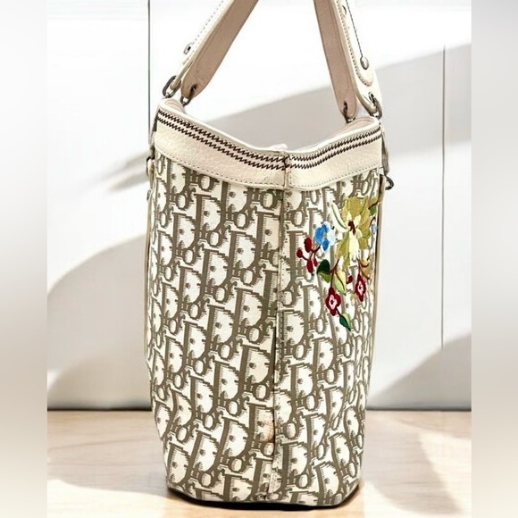 CHRISTIAN DIOR Beige Diorissimo Trotter Canvas Emb Flowers Monogram Bag FLAWS - Picture 11 of 16